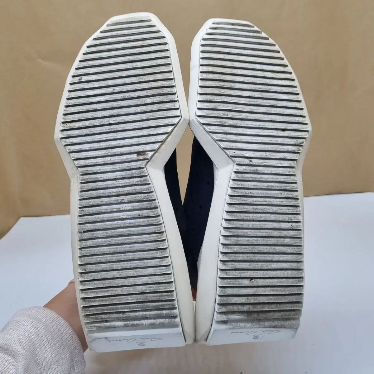 白 レディーススニーカー