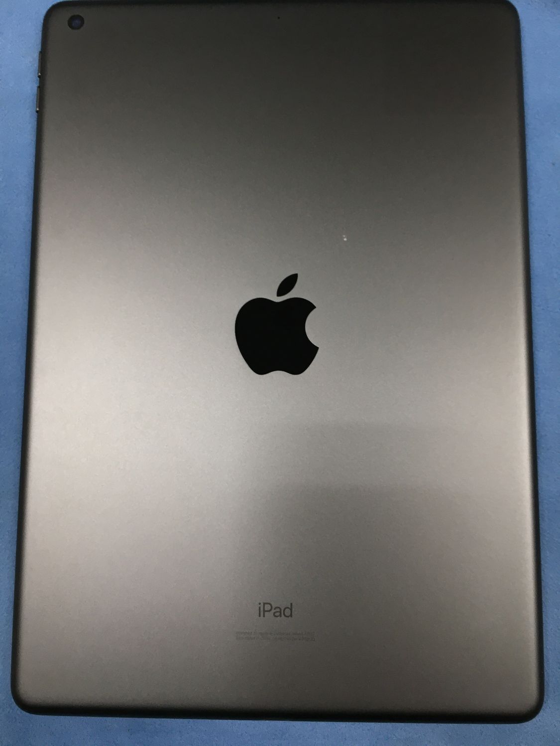 動作確認・初期化済み】 極美品 ショップ 電池80％ Apple iPad 第7世代