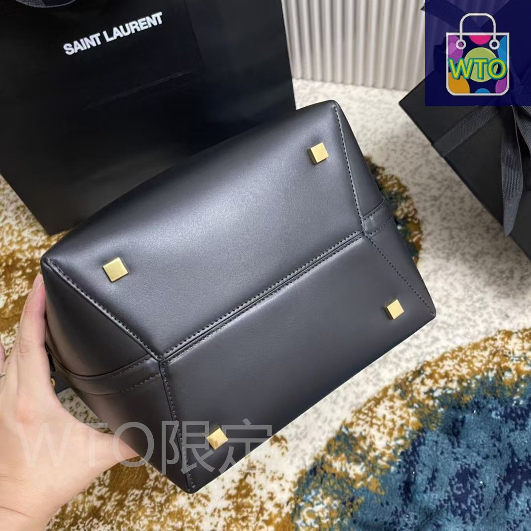 本日売り切りYSLハンドショルダーバック 美品 ☆YSL☆ サンローランショルダーバッグハンドバッグ｜本日