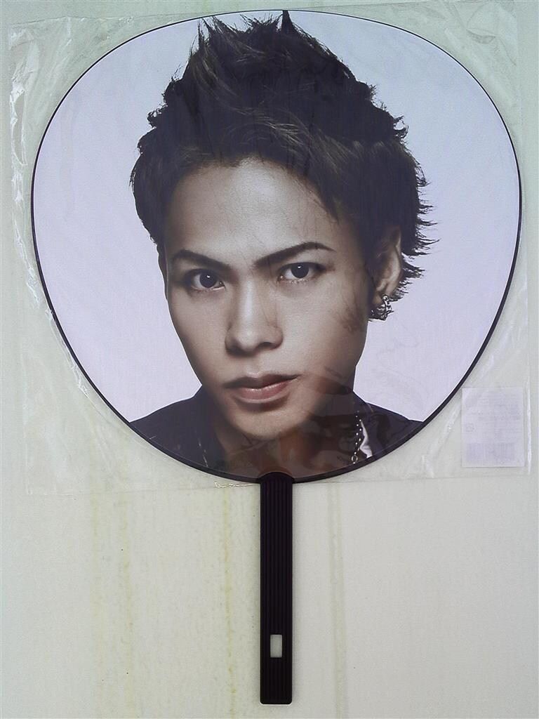 KAT-TUN ライブDVD CD パンフ ピンバッジ 団扇 Tシャツ 上田竜也 KAT-TUN上田竜也が“公式ギルド”開設、ファンと楽しいことが