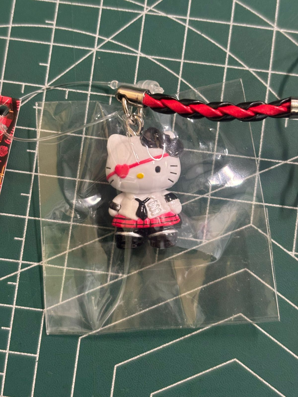 タグ付新品　ハローキティ根付け　ゴスロリ　パンク　嶽本野ばら　セット 未使用未開封】ご当地キティ レア 嶽本野ばらパンク・ゴシック
