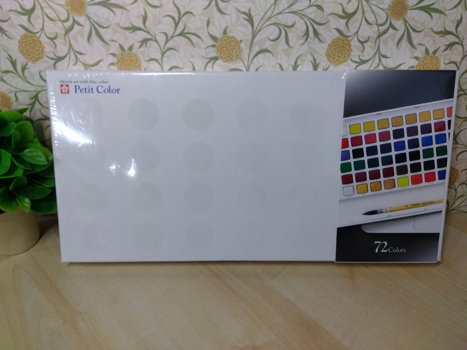 ホルベイン 【山本佳子が選ぶ不透明ガッシュ水彩絵具18色セット】 ホルベイン 山本佳子が選ぶ 絵を描く人のための不透明水彩〈ガッシュ