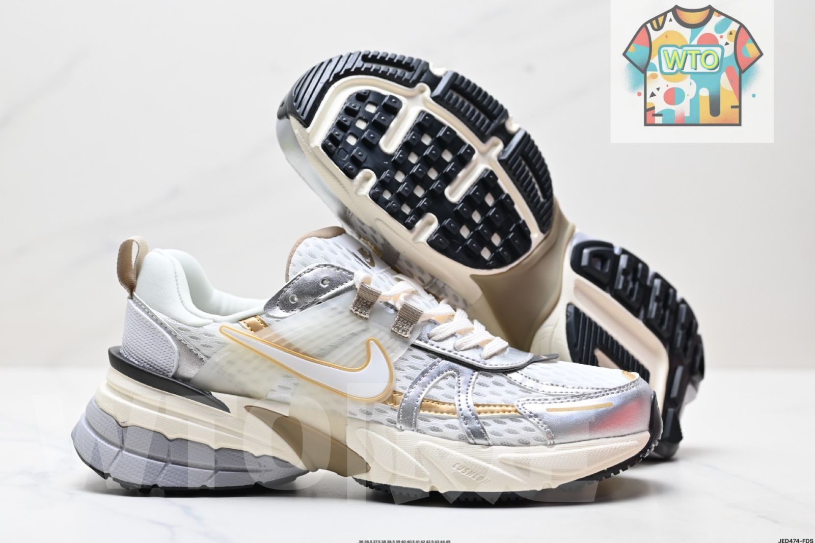 Nike / ナイキ V2K RUN ランニングシューズ レトロスタイル