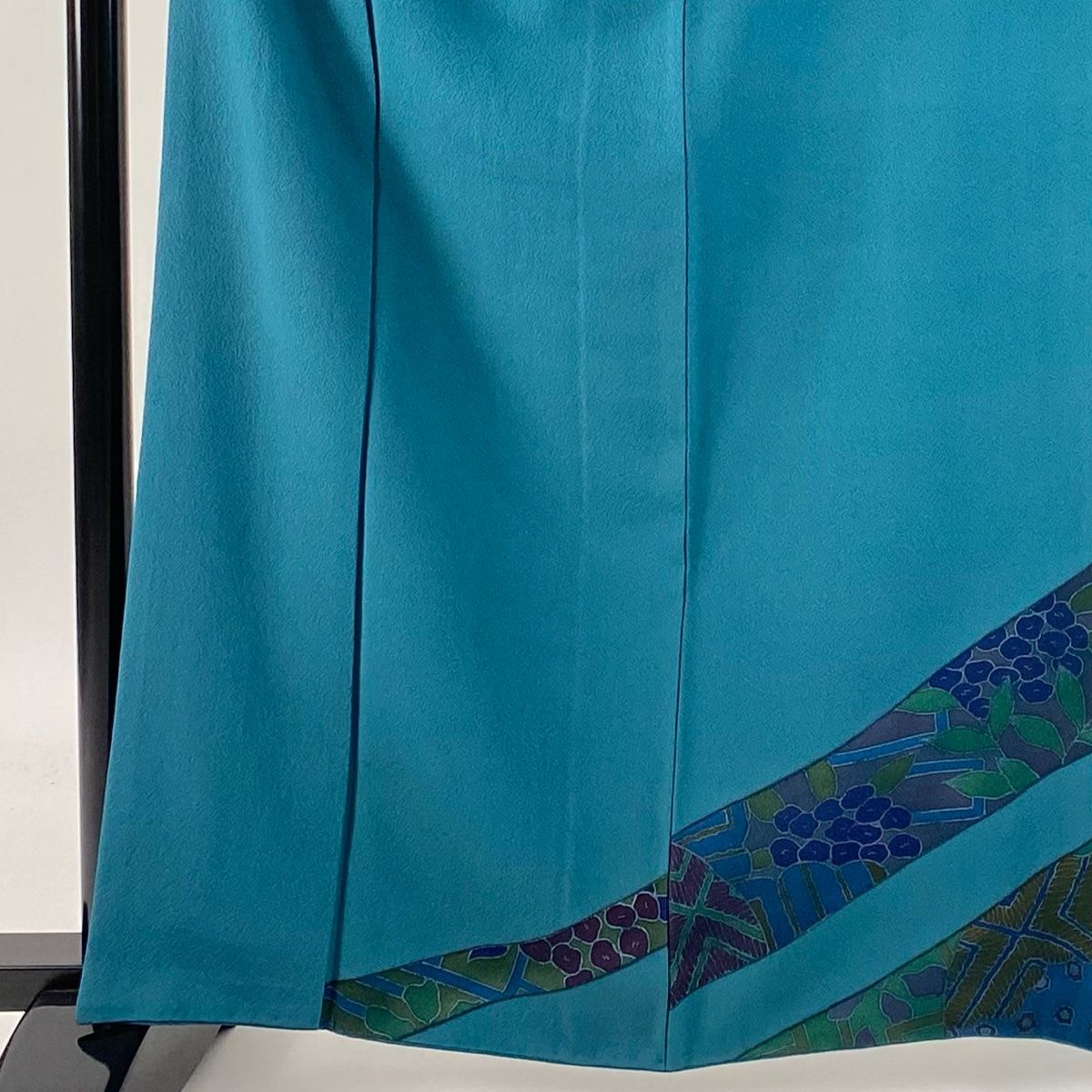 付下げ 身丈163cm 裄丈65.5cm M 袷 辻村ジュサブロー 落款 草花 幾何学 青緑 正絹