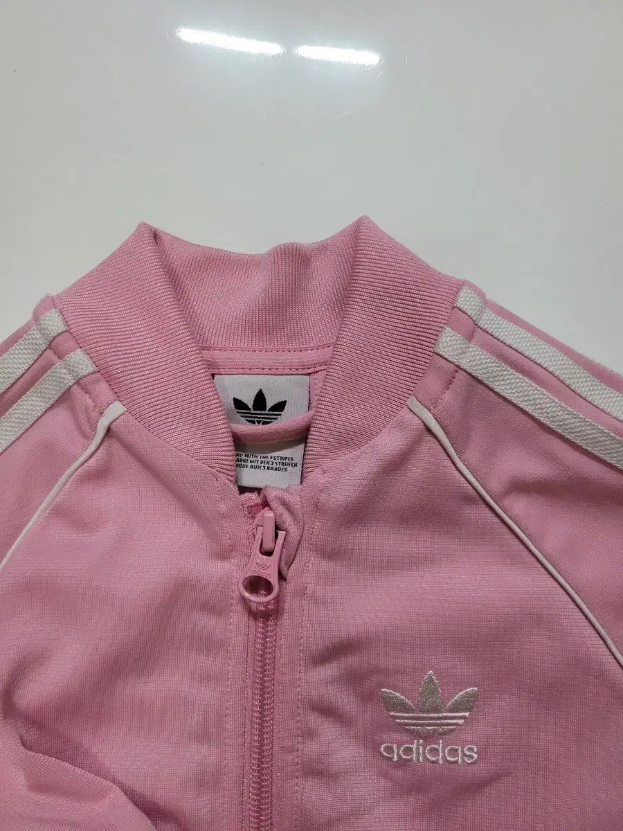 adidas ピンク トラックジャケット 【韓国限定】 新品XL⭐️韓国限定 adidas トラックジャケット/ジャージ 刺繍
