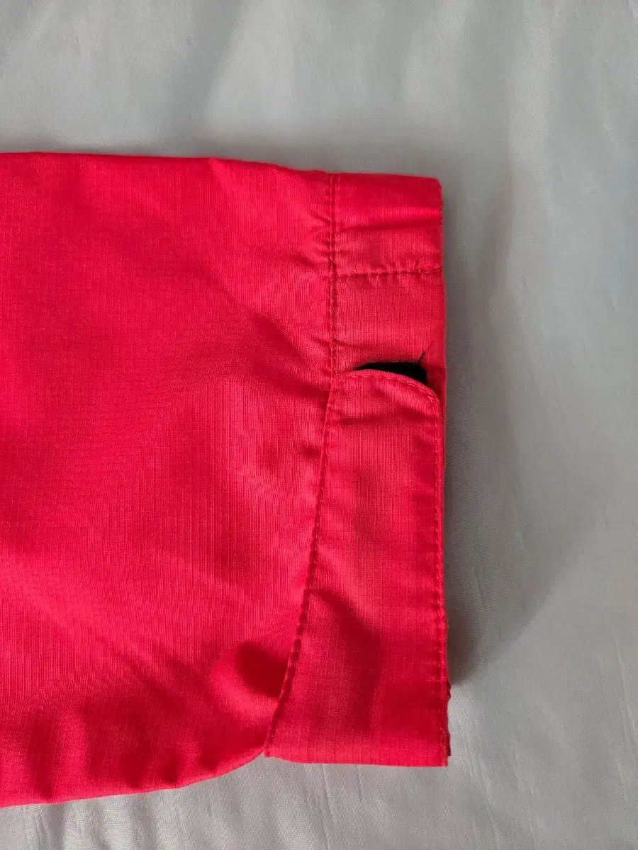 ゴルフ ウィンドブレーカー