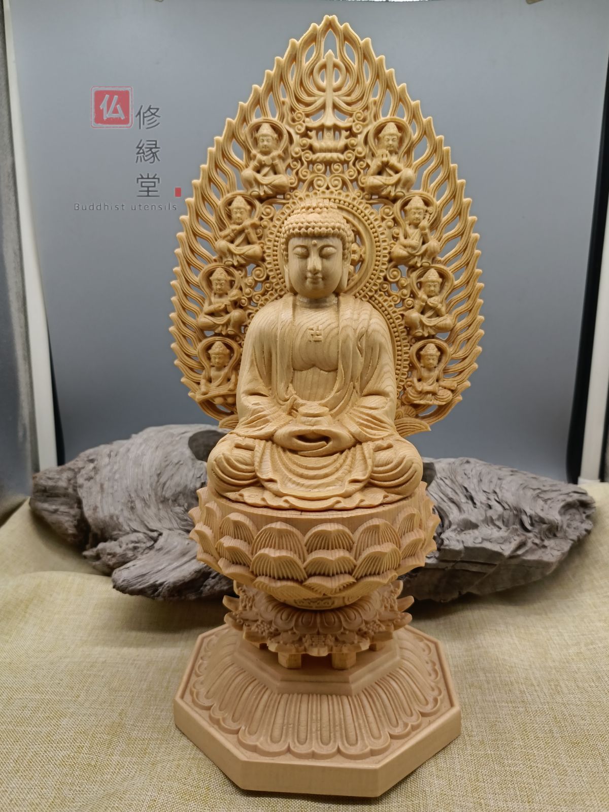 【修縁堂】木彫り 仏像 釈迦如来座像 彫刻 一刀彫 天然木檜材 修縁堂】木彫り 仏像 釈迦如来座像 釈迦牟尼仏 彫刻 一刀彫 天然木