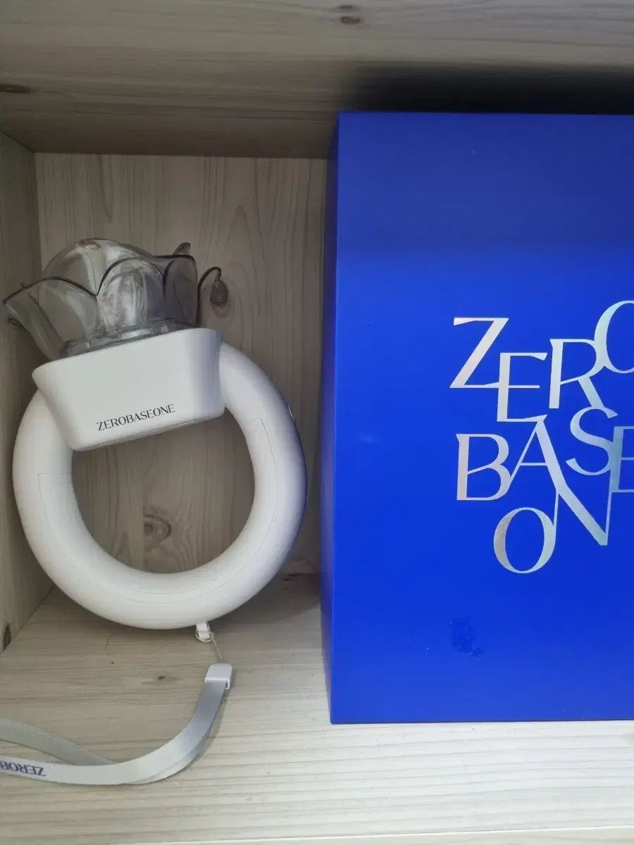 ZEROBASEONE(ゼロベースワン・ZB1・ゼベワン) （ ZEROBASEONE ） ペンライト ロッド