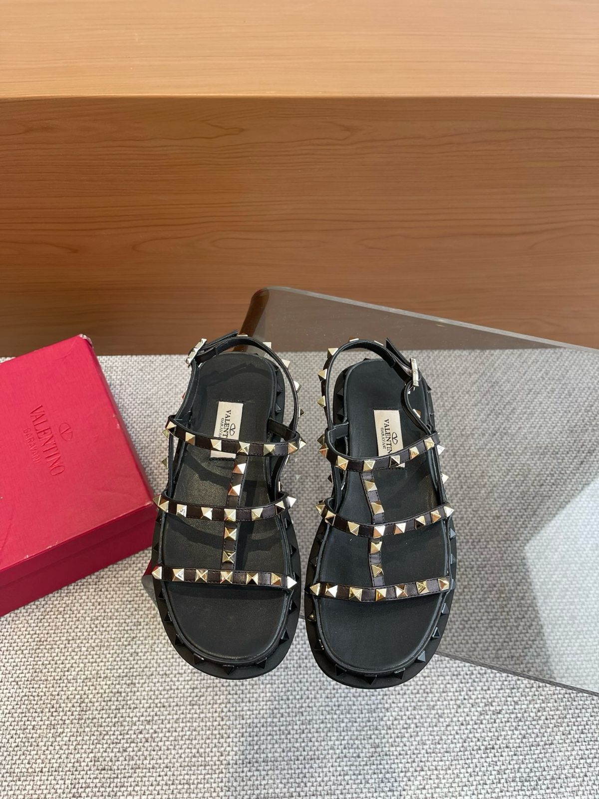 VALENTINO ロックスタッズ ミュール 37 VALENTINO VALENTINO ロックスタッズ ミュール 37 VALENTINO