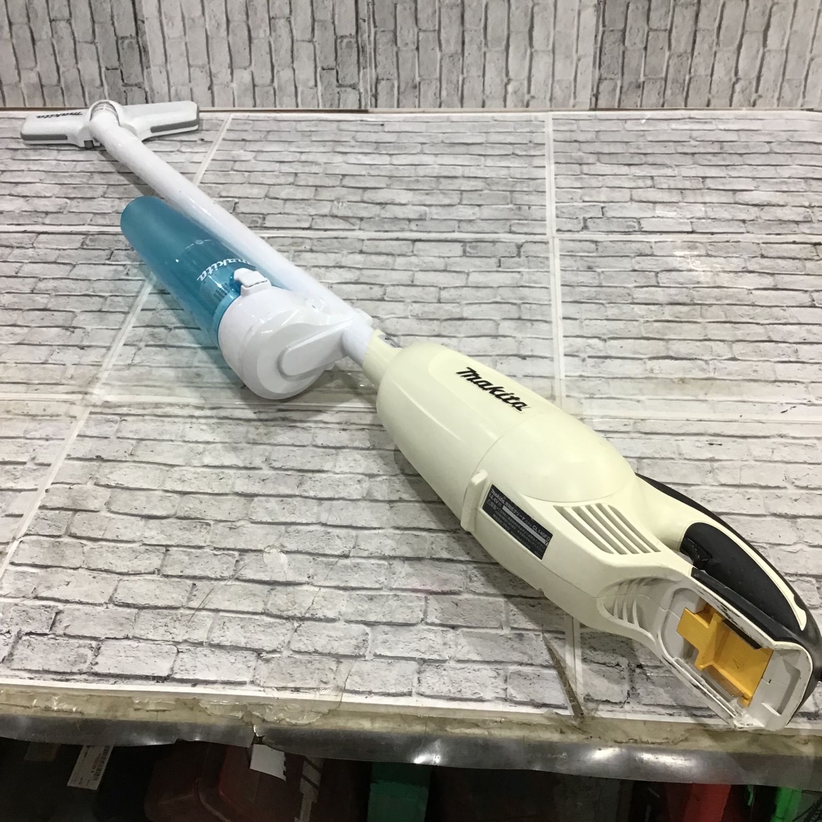 〇マキタ(makita) コードレスクリーナ CL140FDZW【川口店】