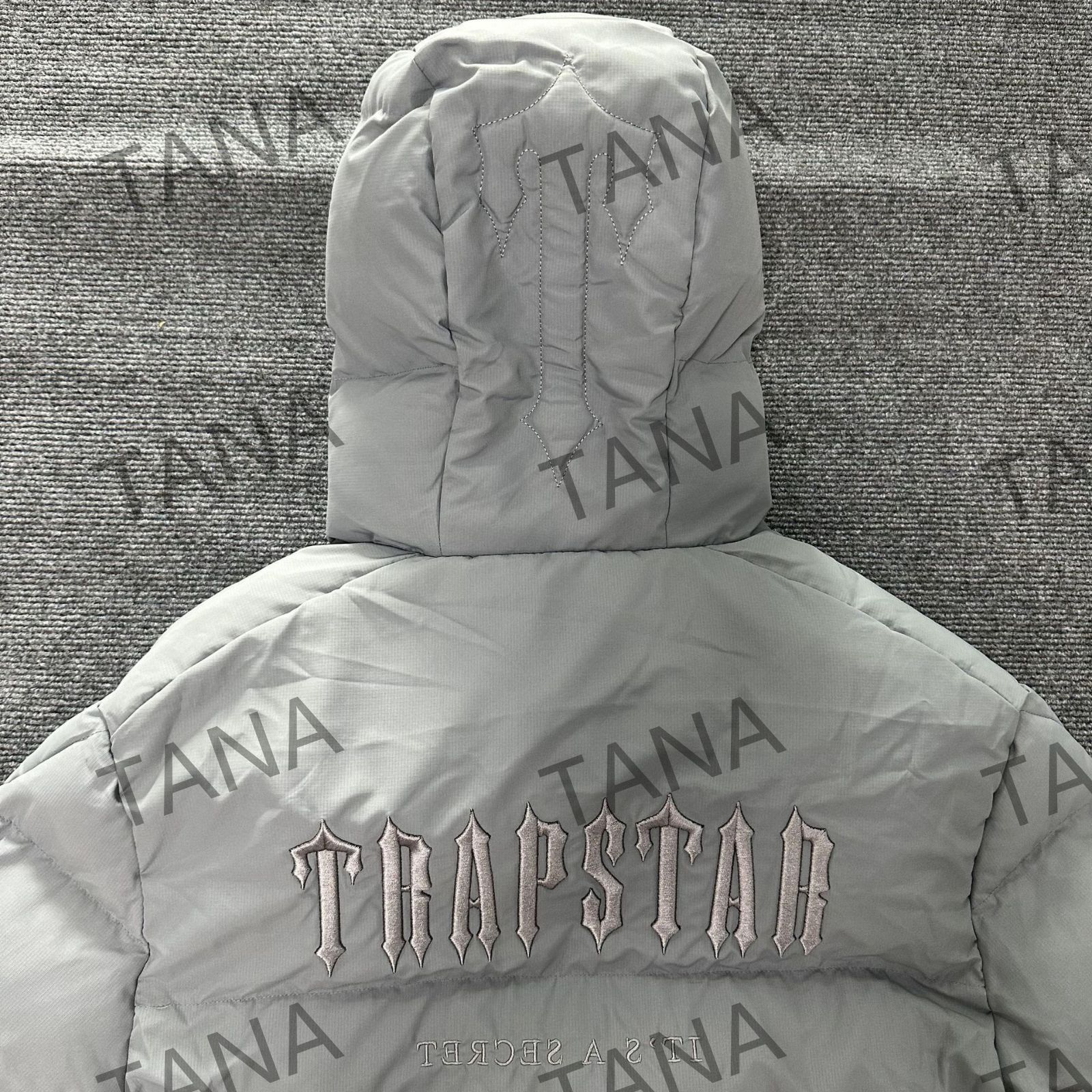 未使用 美品 Trapstar トラップスター ダウンコート ジャケット 冬 メンズ レディース あたたかい プルオーバー ビッグサイズ 男女兼用  カジュアル ストリートファッション かわいい お洒落 オーバーサイズ JK55 - メルカリ