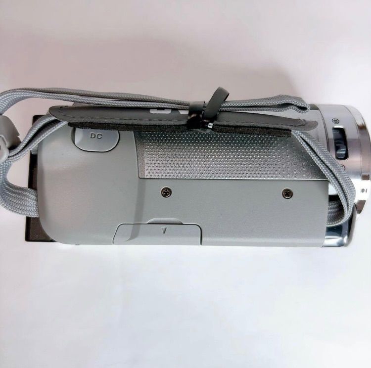 極美品】JVC ケンウッド ビデオカメラ Everio GZ-E880-S JVC Everio