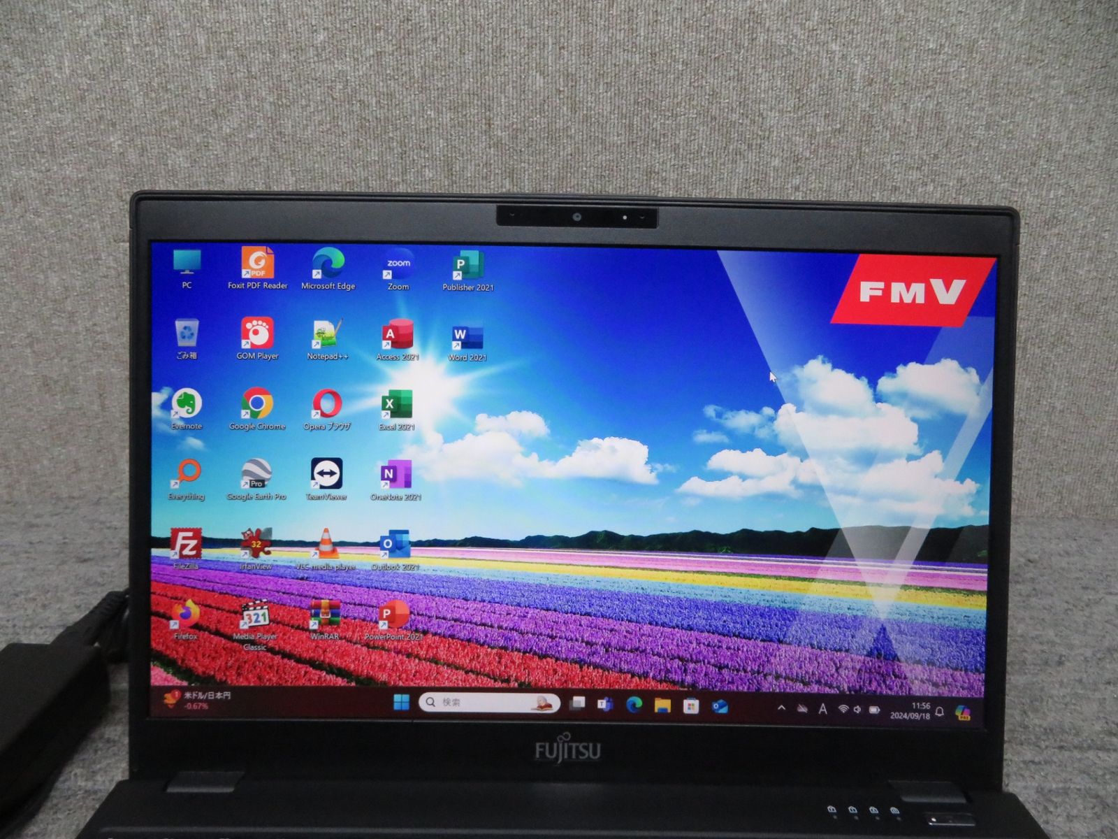 正規品，SALE 【爆速10世代CPU・超軽量・持ち運び】FUJITSU LIFEBOOK