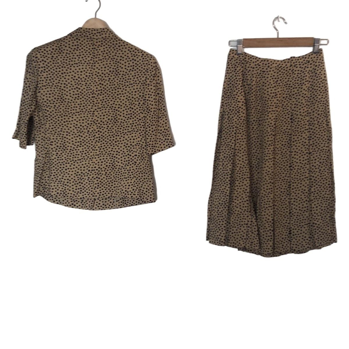 Leilian レリアン スカートスーツ レディース - ベージュ×黒 ドット柄 プリーツ 肩パッド