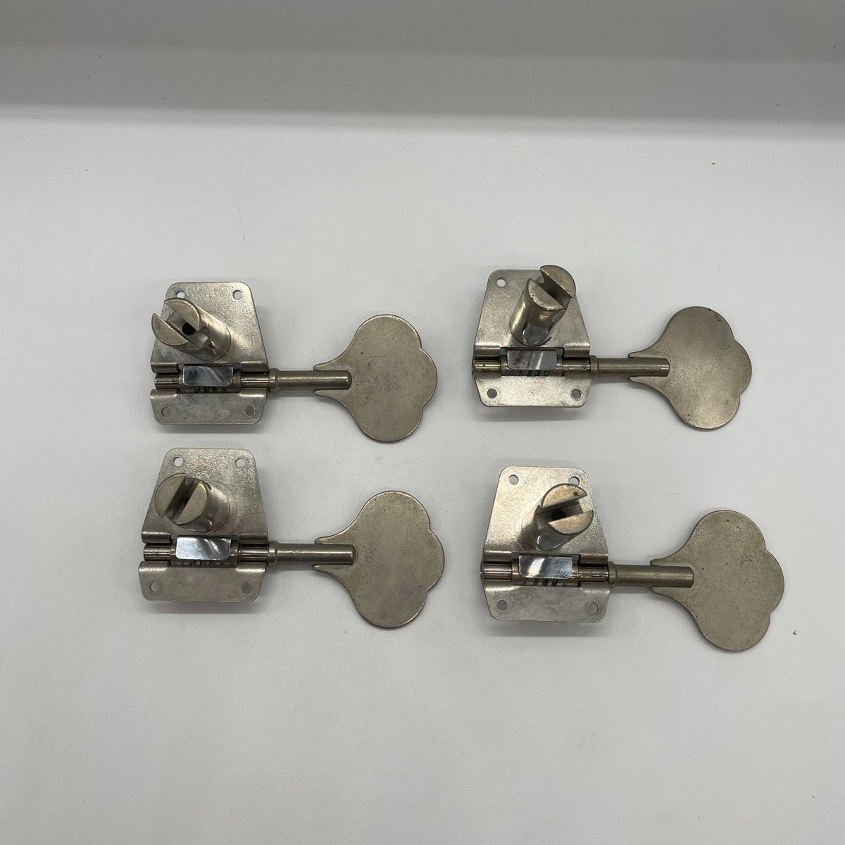 エレキベース用 クローム 4連ペグ オープンギアペグ Guitar Pegs