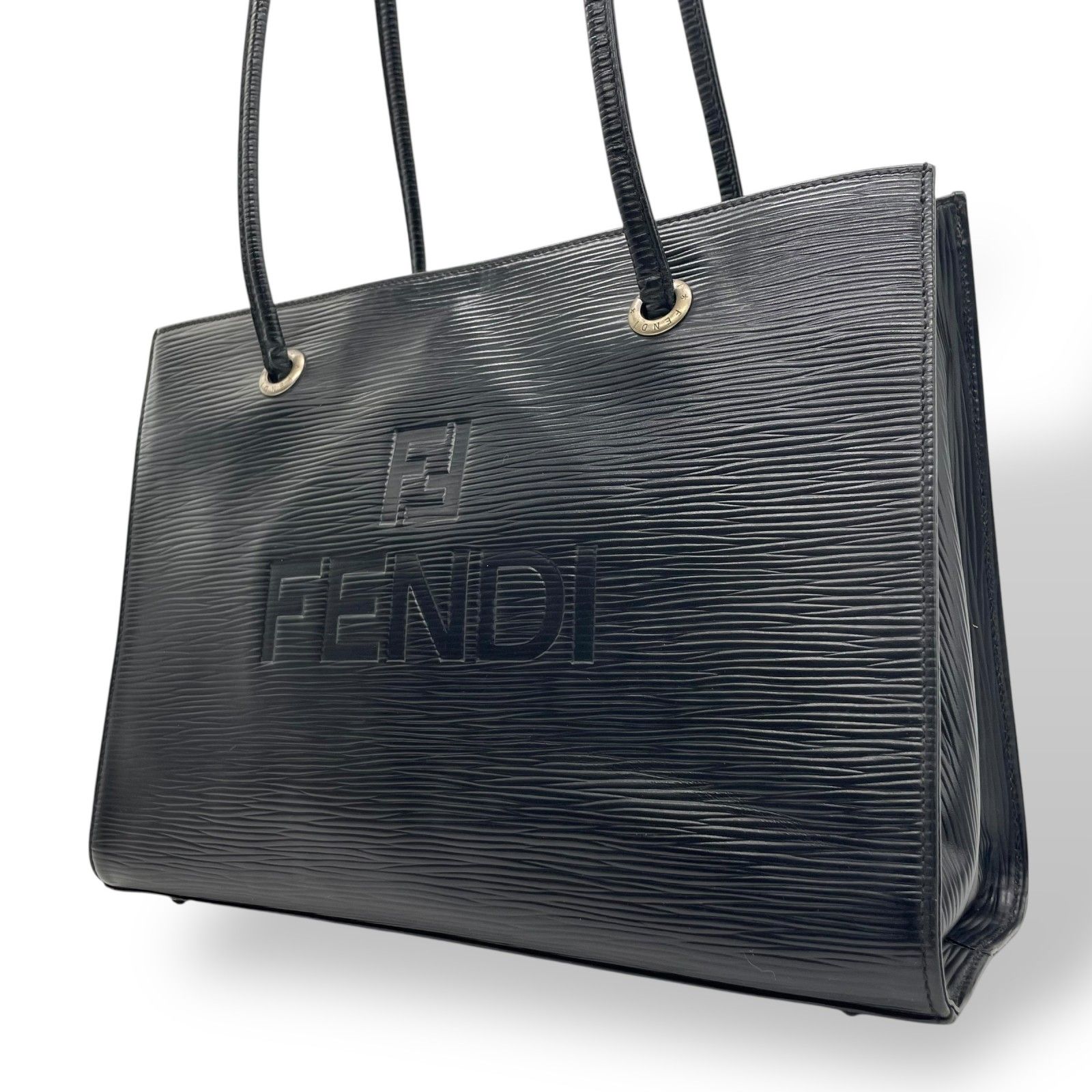 FENDI フェンディ ショルダーバッグ エピレザー FENDI フェンディ ショルダーバッグ エピレザー