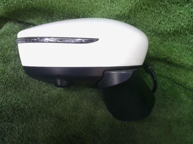 ノート DBA-E12 右 ドア サイド ミラー X HR12DE QAY 白 ホワイト 96301-5WJ3B