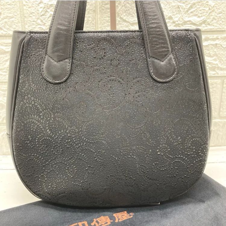 極美品❣️ 印傳屋 インデンヤ 花柄 唐草 鹿革 黒漆 レザーハンドバッグブラック 極美品❣️ 印傳屋 インデンヤ 花柄 唐草 鹿革 黒漆 レザー