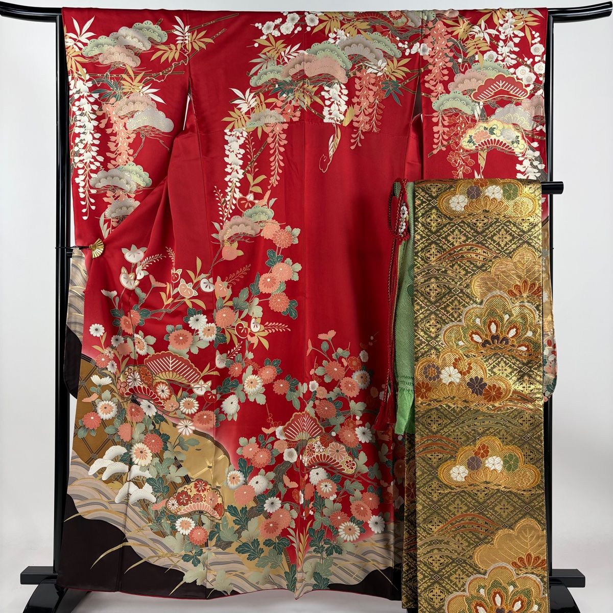 振袖と帯 海老茶色にグレージュ梅 身丈164裄67 袖丈109 亀甲袋帯 振袖と帯 海老茶色にグレージュ梅 身丈164裄67 袖丈109 亀甲袋帯