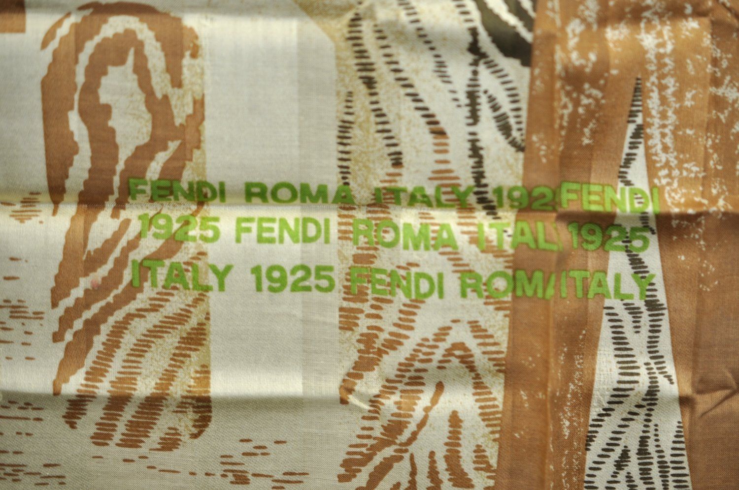 FENDI フェンディ