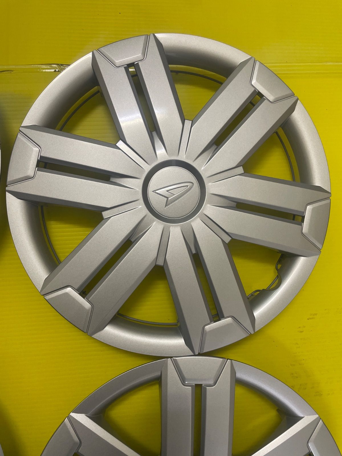 新車外しダイハツS700Vアトレー純正ホイールカバー4枚セット12インチ