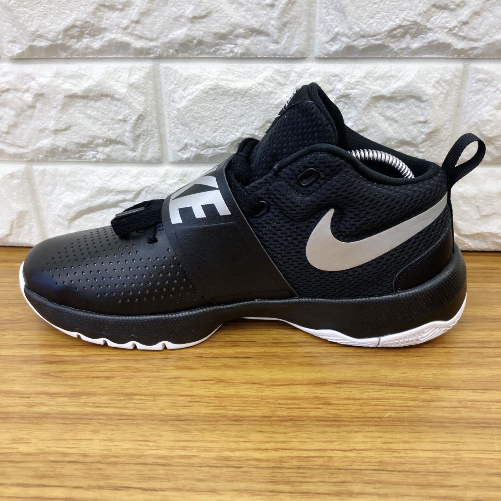 NIKE ナイキ TEAM HUSTLE D 8 GS チームハッスルD8 バスケットボールシューズ ブラック メンズ 24.5cm B-5-2 -  メルカリ