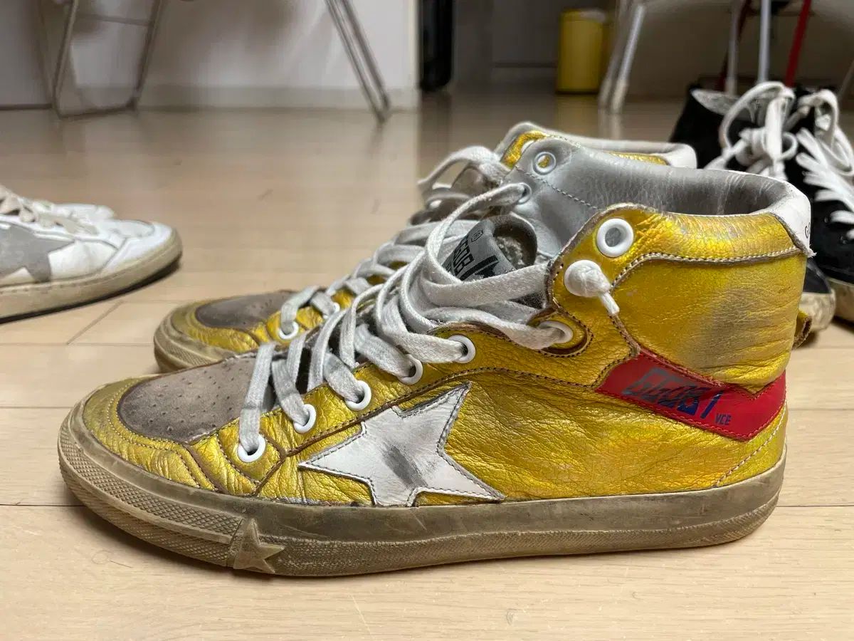 GOLDEN GOOSE ゴールデングース レディース スニーカー