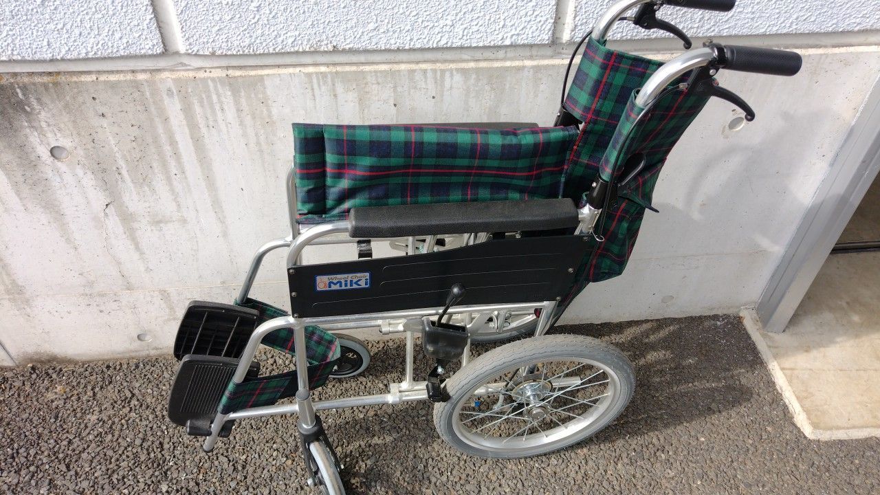 MIKI 介護用車椅子 MPCN-46JD (11121) - メルカリ