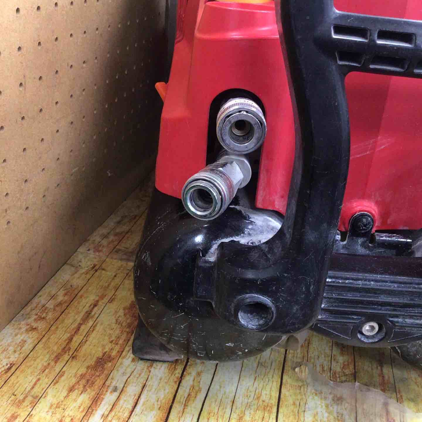 エアコンプレッサー