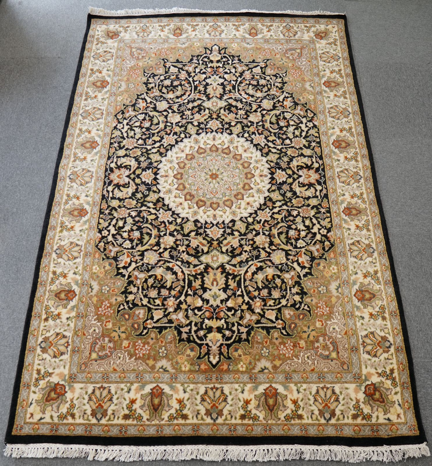 閉店セール70000→値引き！ペルシャ絨毯 閉店セール70000→値引き！ペルシャ絨毯 【公式通販】