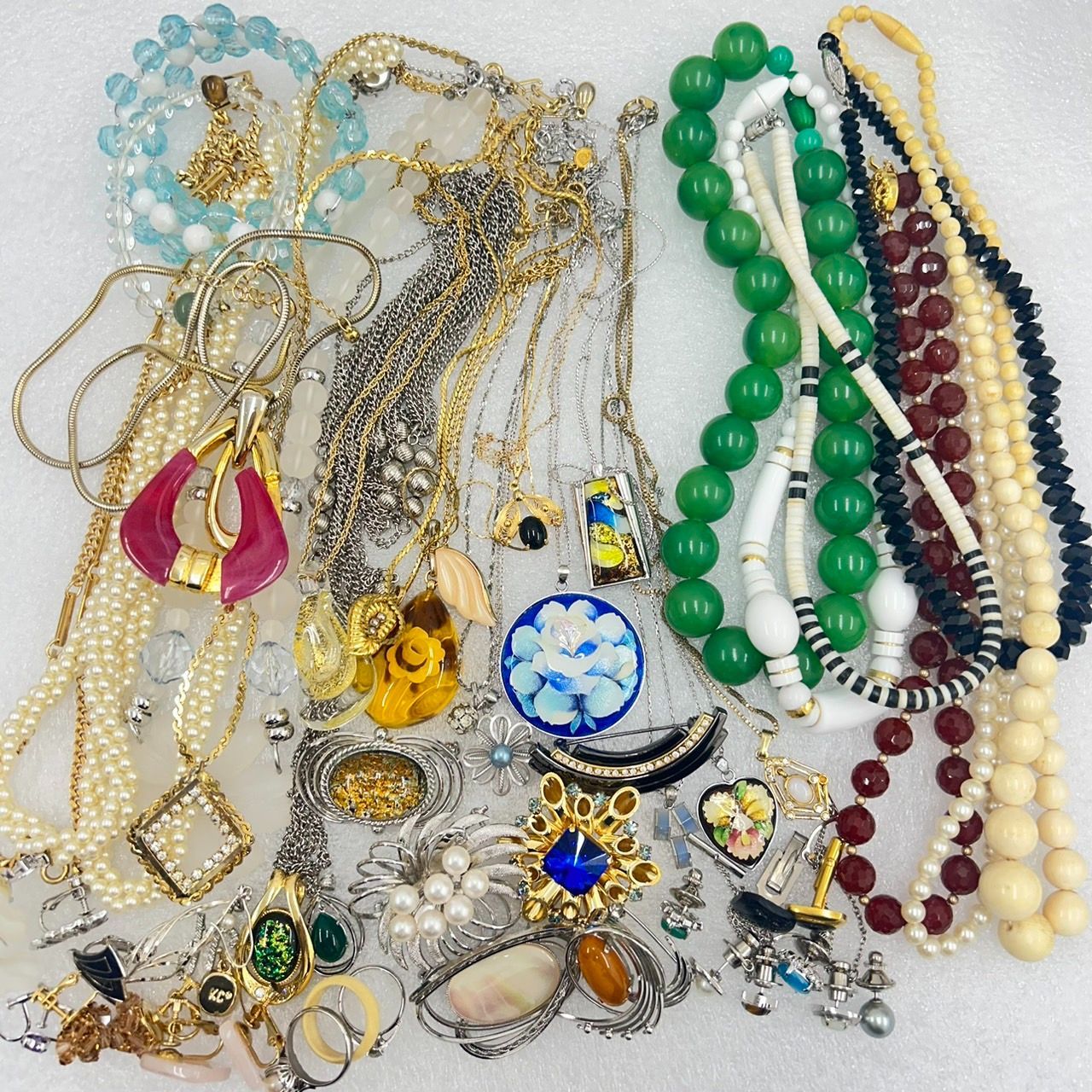 アクセサリー まとめ売り 大量 遺品整理 生前整理 イミテーション ② 遺品生前整理品 イミテーションアクセサリー おまとめ ジャンク ⑦