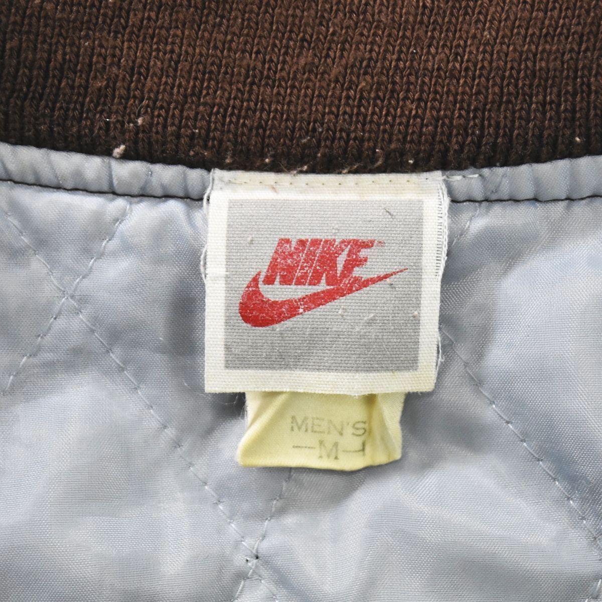 希少】 90sヴィンテージ ナイキ NIKE 刺繍ロゴ 裏キルティング サテン 