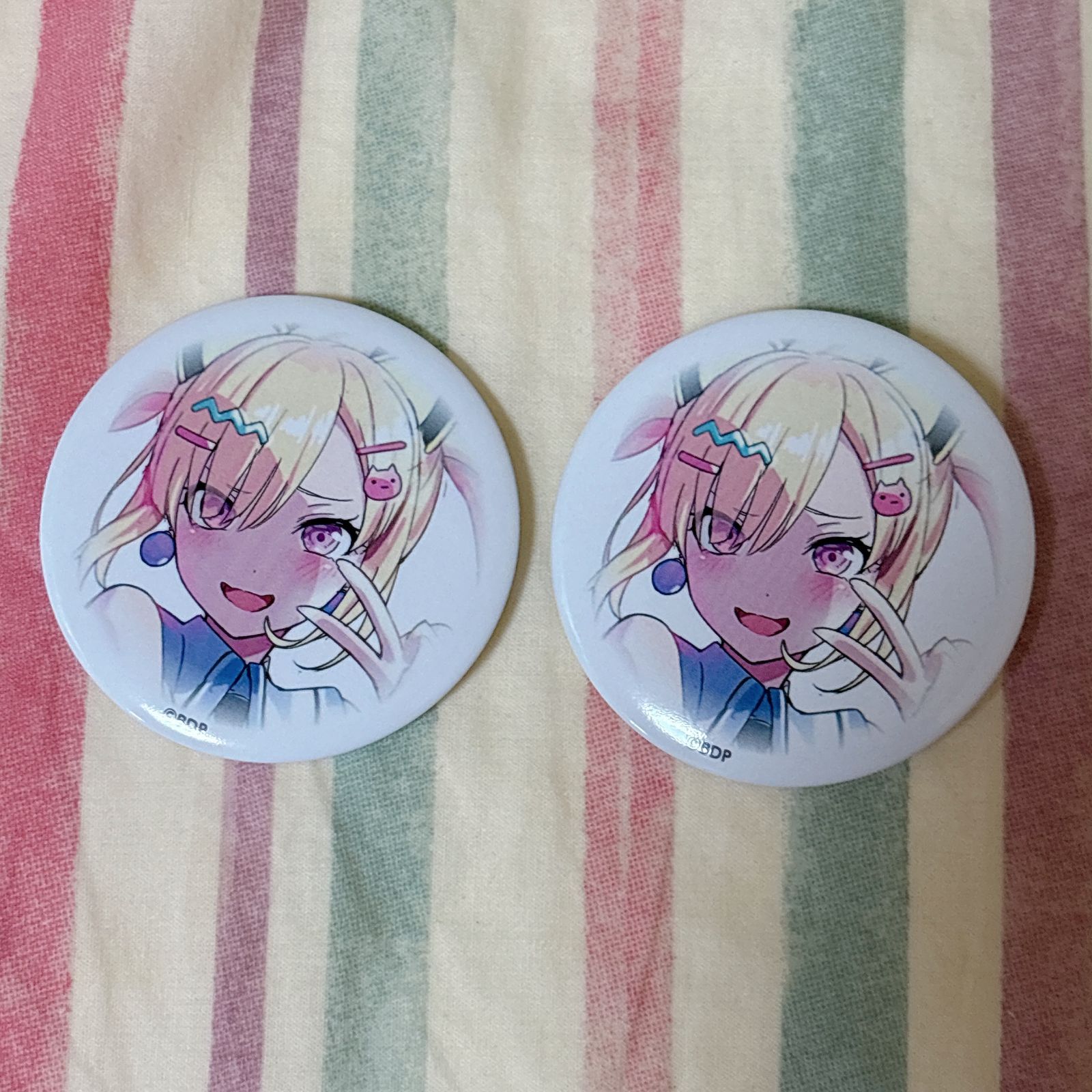 バンドリ　信澤収展　ホログラム缶バッジ　夢限大みゅーたいぷ　仲町あられ バンドリ 信澤収展 缶バッジ 夢限大みゅーたいぷ ゆめみた 仲町