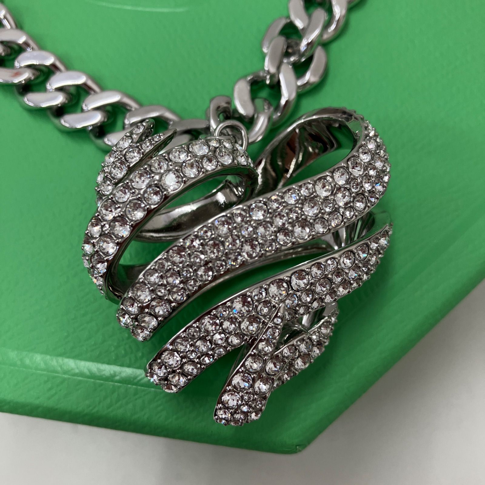 SWAROVSKI スワロフスキー Volta チョーカー ハート 5647567 極美品】 SWAROVSKI スワロスキー Volta チョーカー ハート