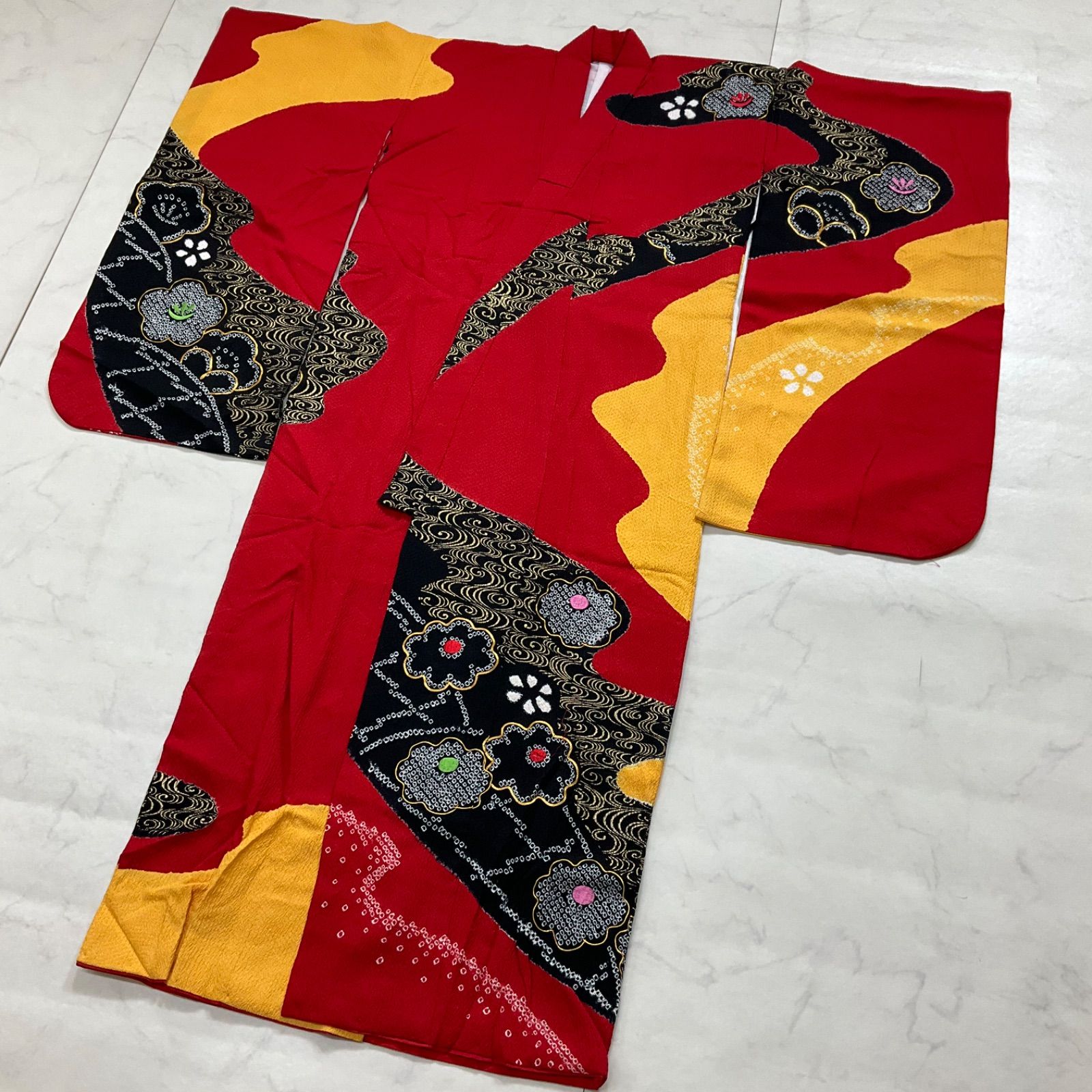 ◆kimono one◆ 同然◆7歳くらい用◆女の子着物◆手絞りと友禅と金駒刺繍◆正絹◆子供着物◆七五三◆袷◆裄59㎝肩丈136.5㎝◆七五三お詣り女の子着物こどものひお正月卒業式十三詣り◆G320手絞り
