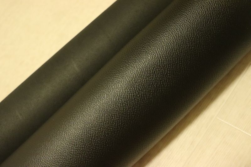 ブラック 210ds クロム革 牛革 国産 レザー シボ型押し はぎれ 一枚革 レザークラフト 革 皮 本革 diy 生地 材料