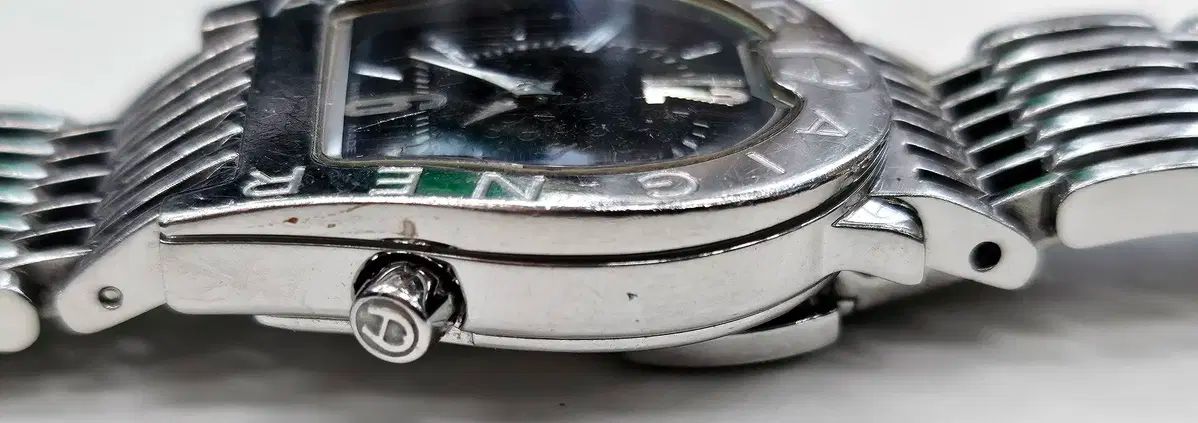 AIGNER アイグナー 馬蹄 ばてい シンボル リストウォッチ