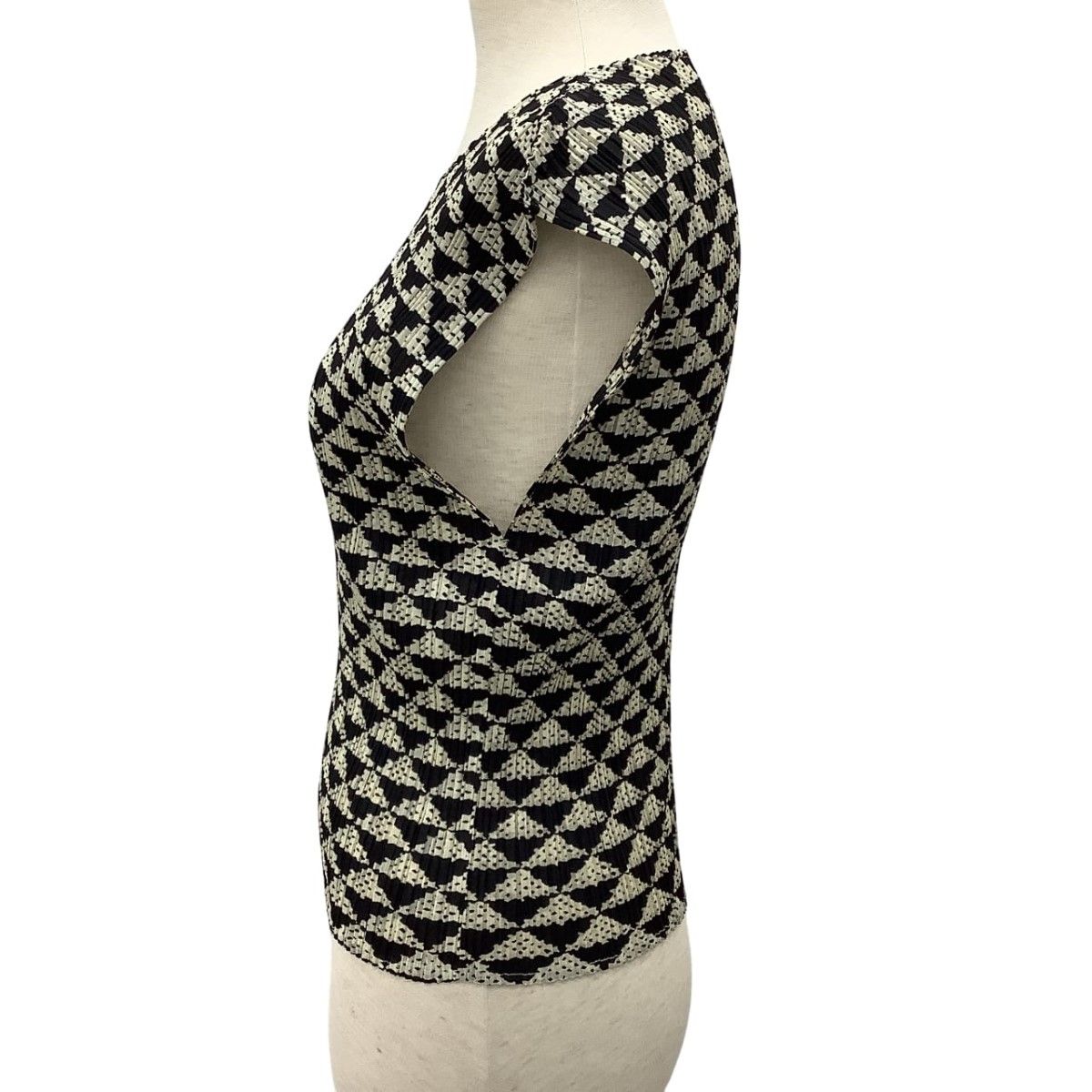 PLEATS PLEASE 総柄　トップス　イッセイミヤケ　日本製 M182 ISSEY MIYAKE イッセイミヤケ PLEATS PLEASE カットソー 総柄