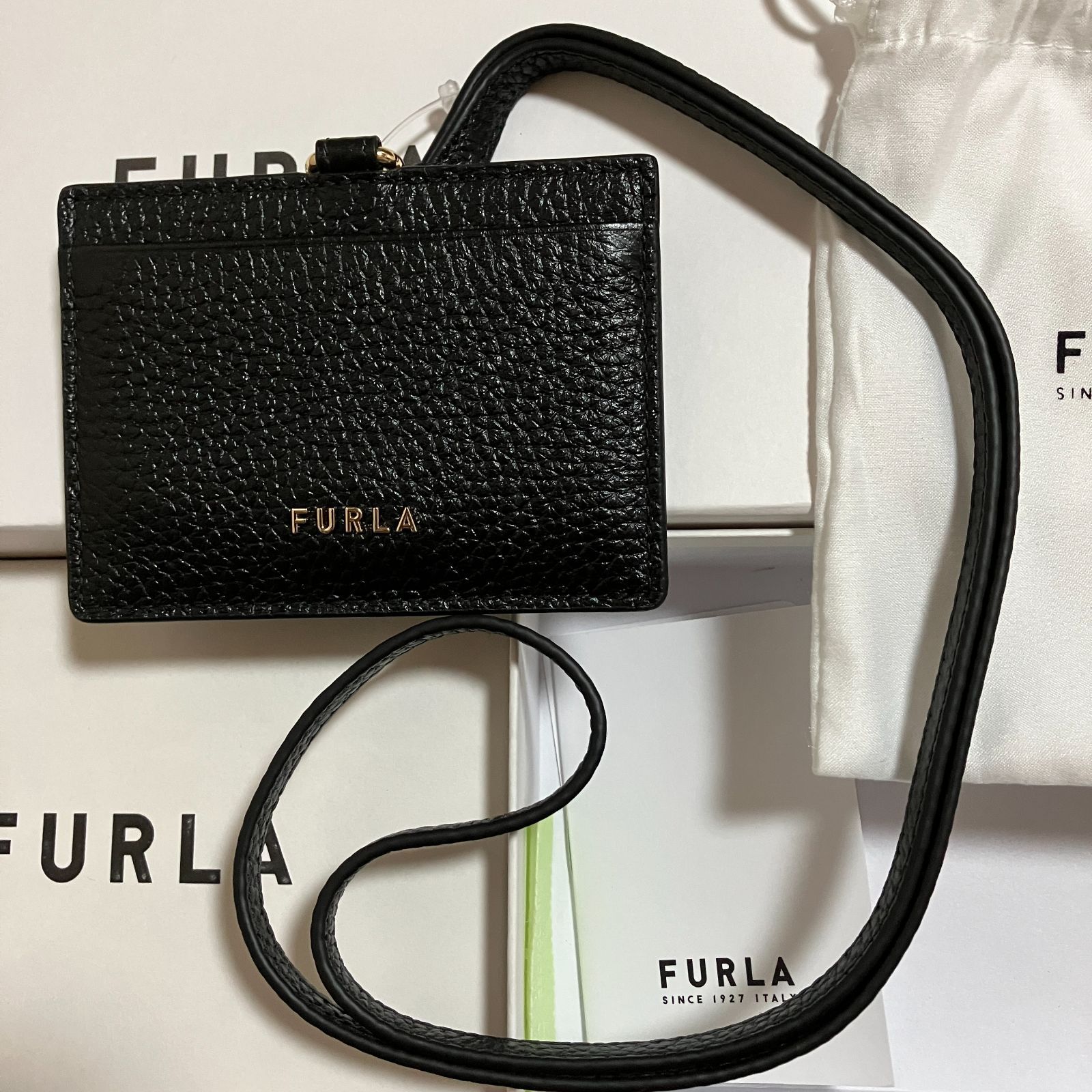 FURLA フルラ パスケース 黒 カードケース 定期入れ【アメリカ正規店