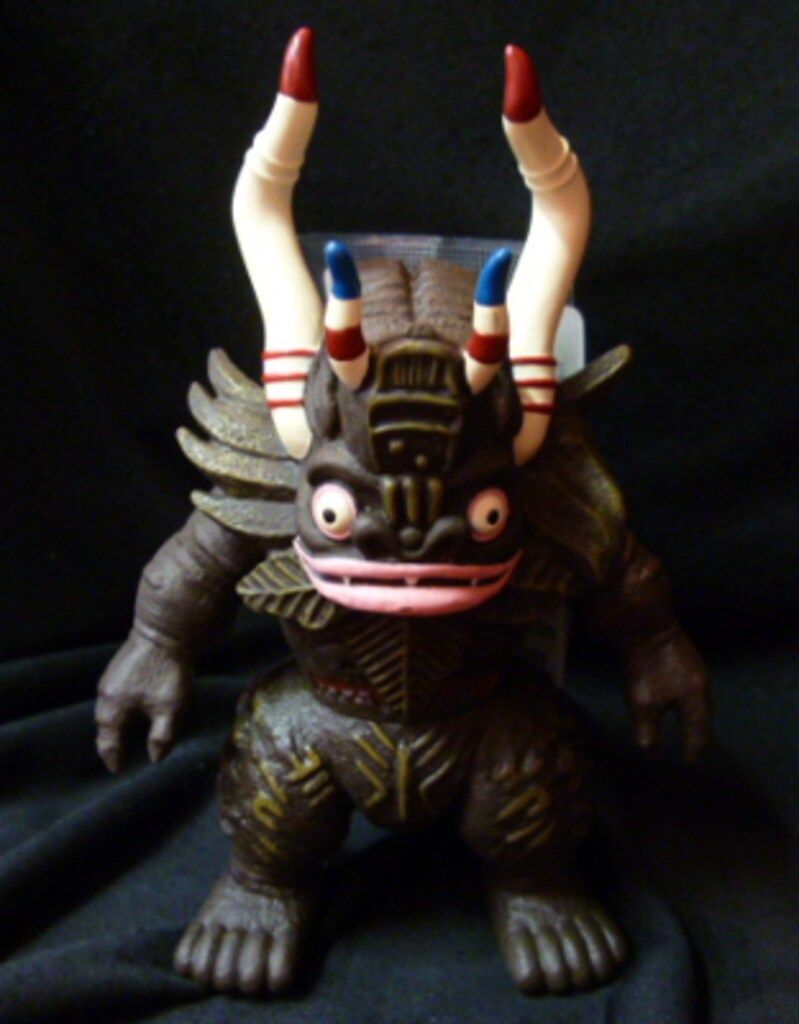 ウルトラ怪獣根付「ミクラス」 フィギュア: ウルトラ怪獣根付 ミクラス: キャラアニ｜キャラアニ.com