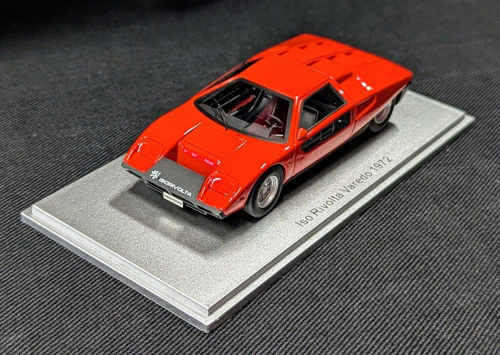 KESS 1|43 イソ リヴォルタ VAREDO 1972 レッド
