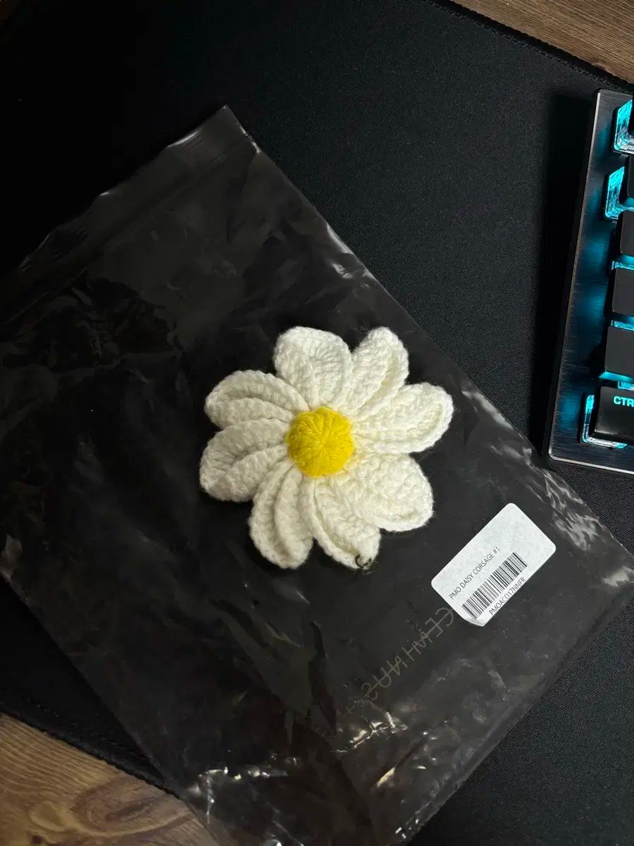 ワンダフルワールドデイジーコサージュ