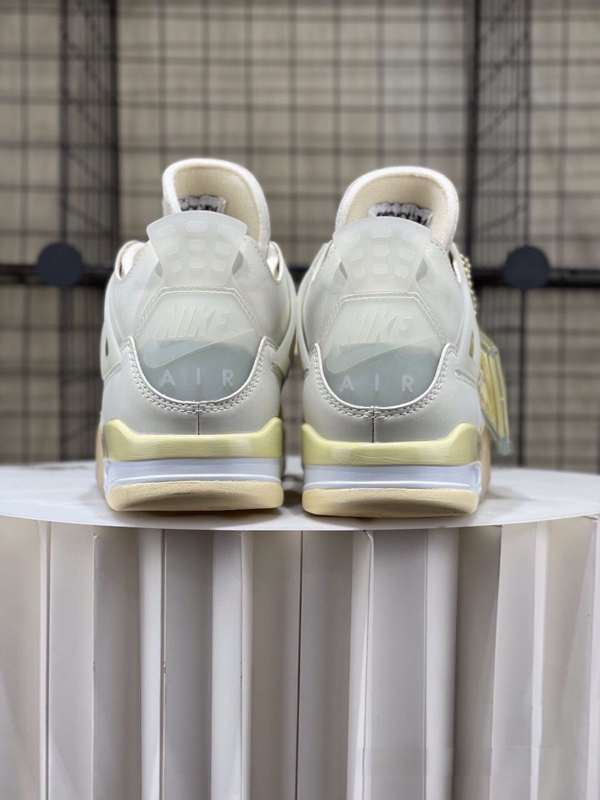 ※掲載2/9まで【即購入の方はお値下げ対応可能】定価35200円・新品　ECRU 25SS】BALENCIAGA 3XL Chain スニーカー ロゴ BB ダッド