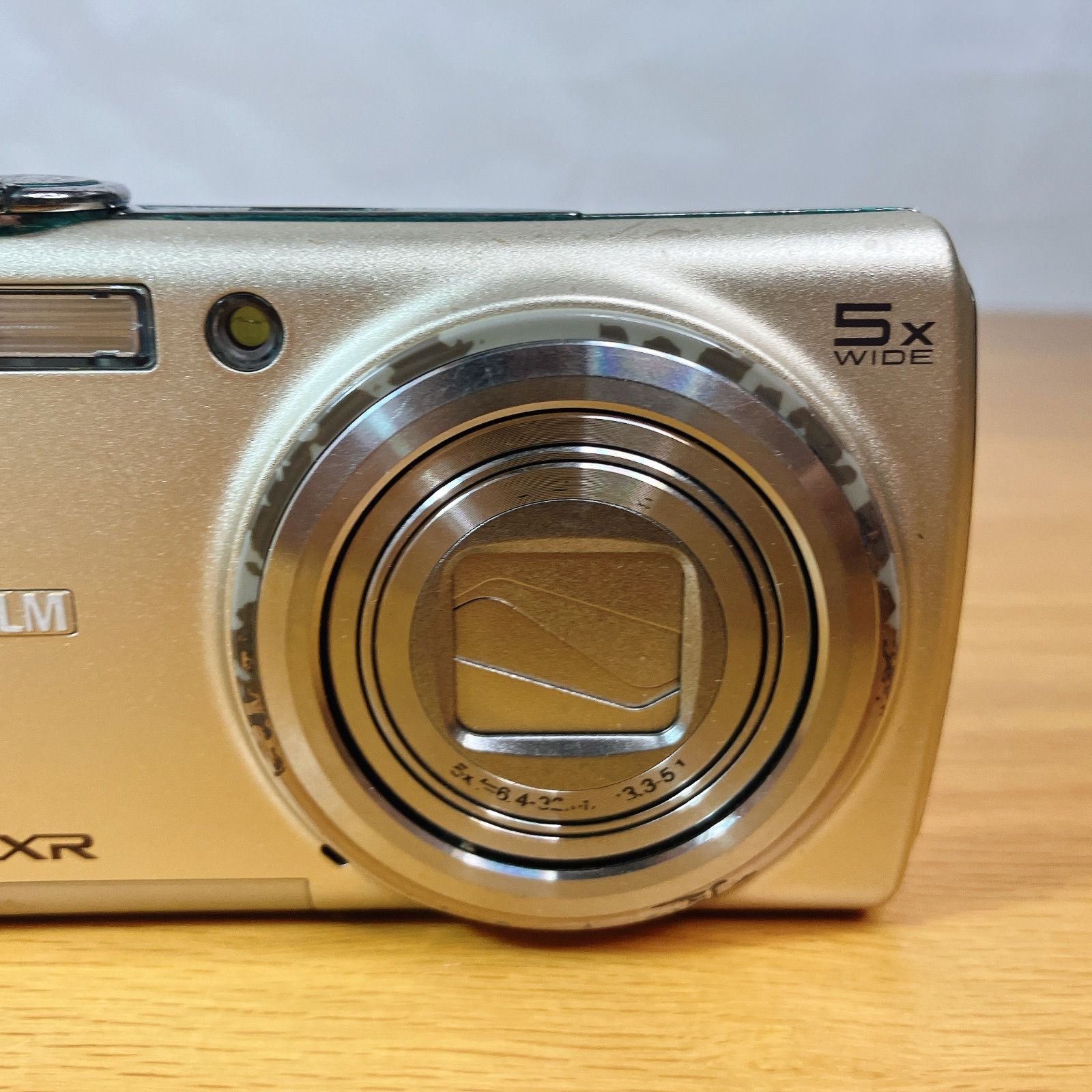FUJIFILM F200EXR コンパクトデジタルカメラ　簡易動作確認 専用 FUJIFILM FinePix F200EXR コンデジ 動作未確認 バッテリーなし