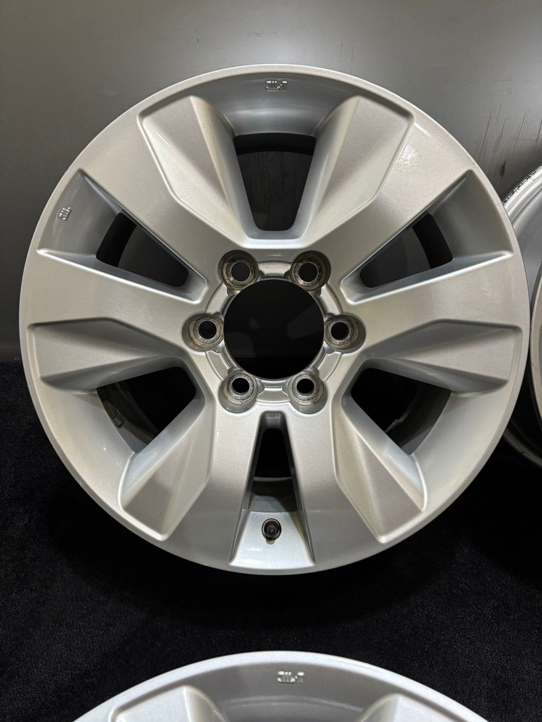 トヨタ GUN125 ハイラックス 純正 17インチ 7.5J 30 139.7 6H アルミホイール 4本 プラド サーフ ハイエース 1-K346