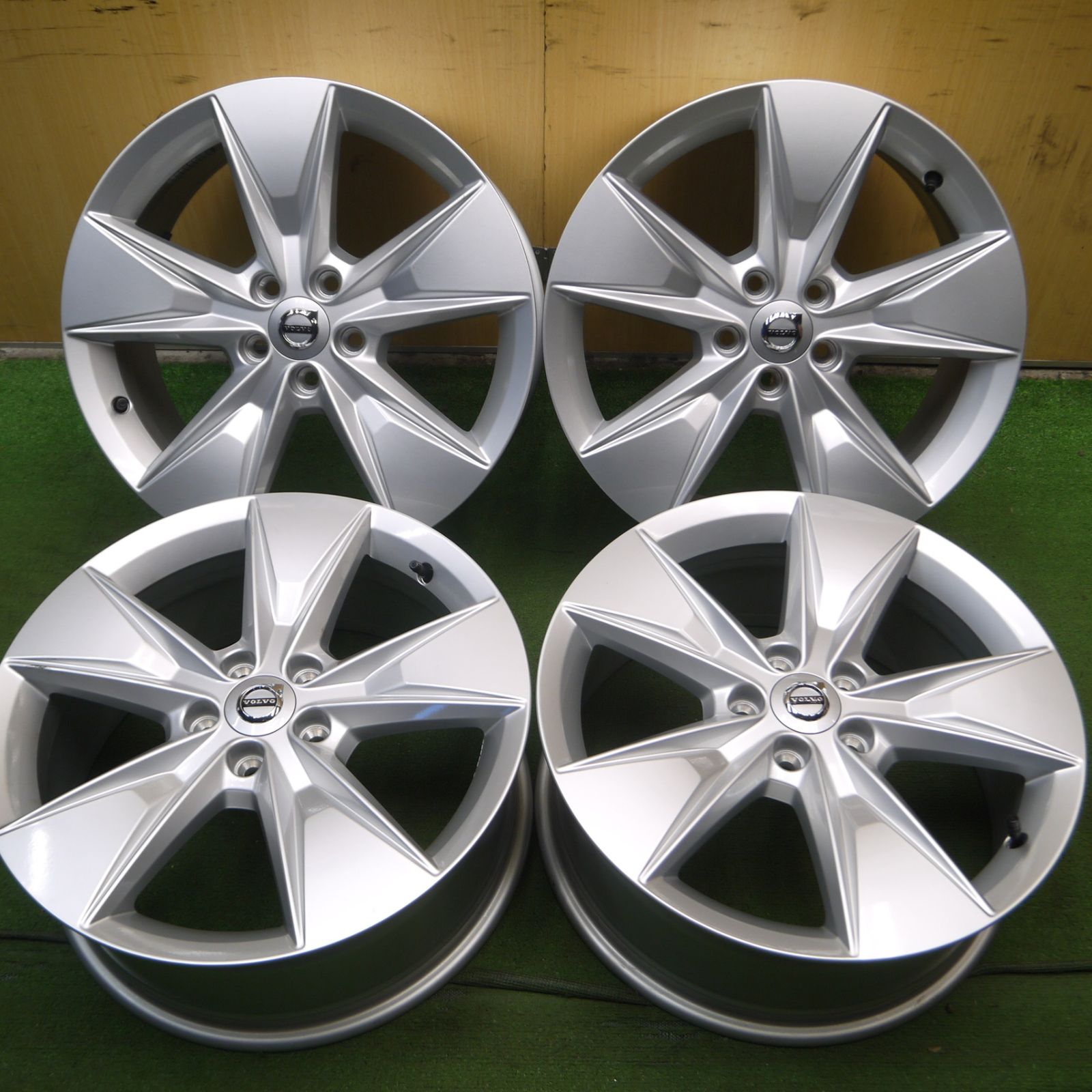 *送料無料* 新車外しボルボ XC60 純正 ホイール 18インチ 18×7.5J PCD108/5H4042607Hホ