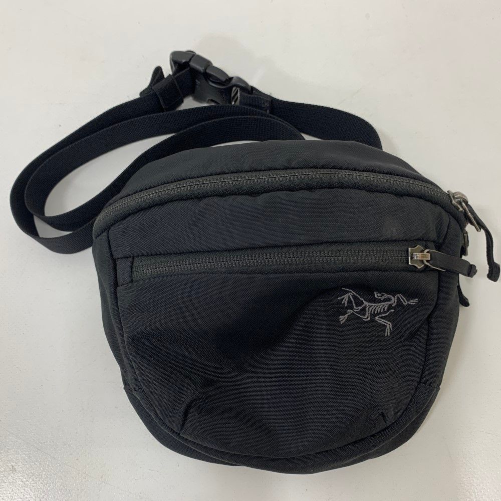 07w50194 ARC’TERYX アークテリクス ウエストポーチ 黒 ブラック カラビナ付きポケットあり ウエストバッグ