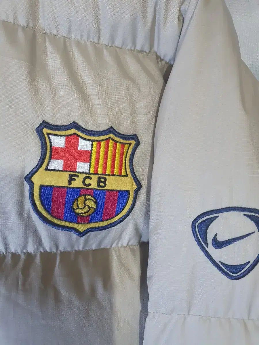 ナイキ FC バルセロナ ダウン ダウン アウター ベージュ