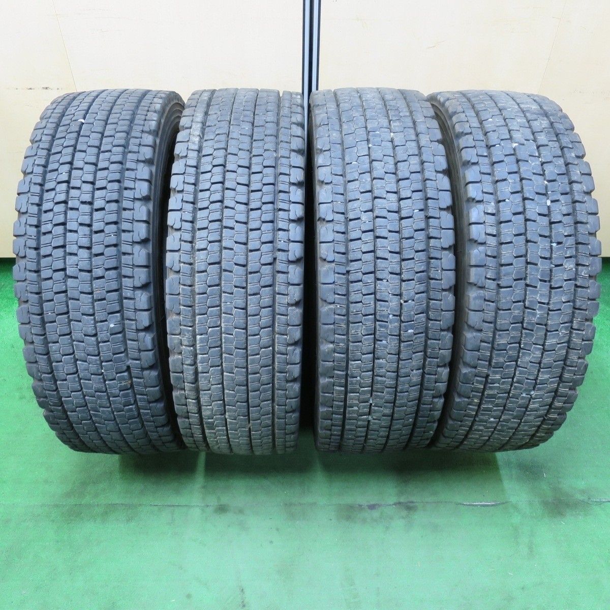 4本価格 20年 トラック タイヤ 245|70R19.5 136|134J スタッドレス ブリヂストン W900 19.5インチ 4080204イスタ