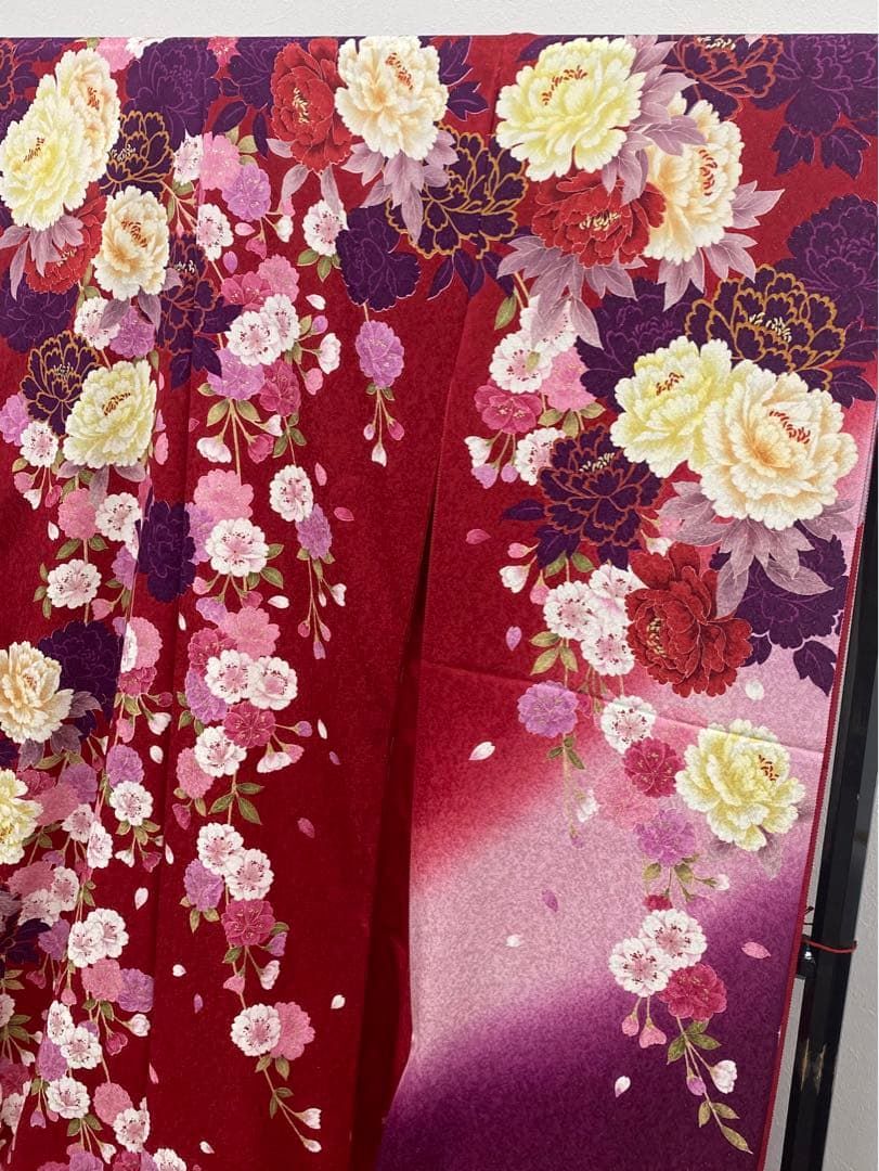 振袖 仮絵羽 京友禅 刺繍 金彩 紋意匠 牡丹 正絹 未仕立て品 八掛付き 京友禅 振袖 仮絵羽 刺繍 金駒 金彩 紋意匠 立涌 正絹 未